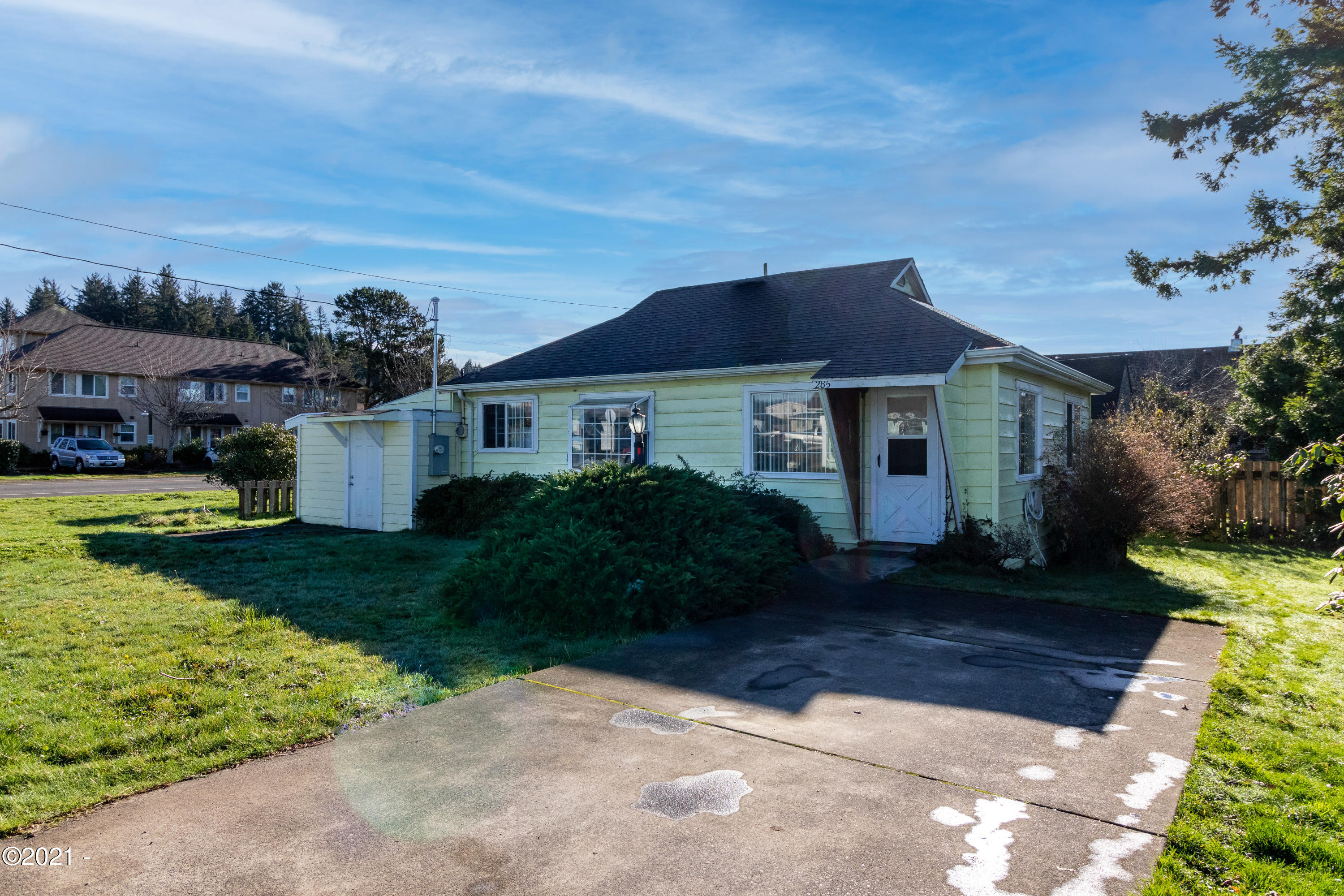 285 NE Grant St Depoe Bay, Gleneden Beach, Lincoln City, Newport, Otis, Rose Lodge, Seal Rock, Waldport, Yachats, To Home Listings - Amy Plechaty, Emerald Coast Realty Real Estate, homes for sale, property for sale